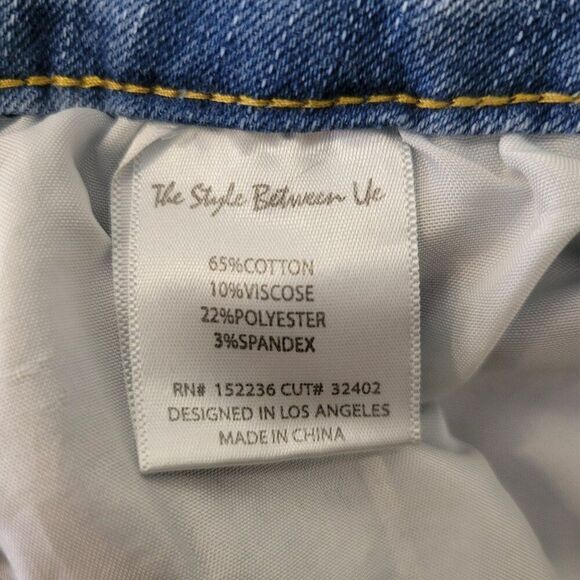 The Style Between Us High Waist Jean Shorts (Size 14) - Picture 3 of 4